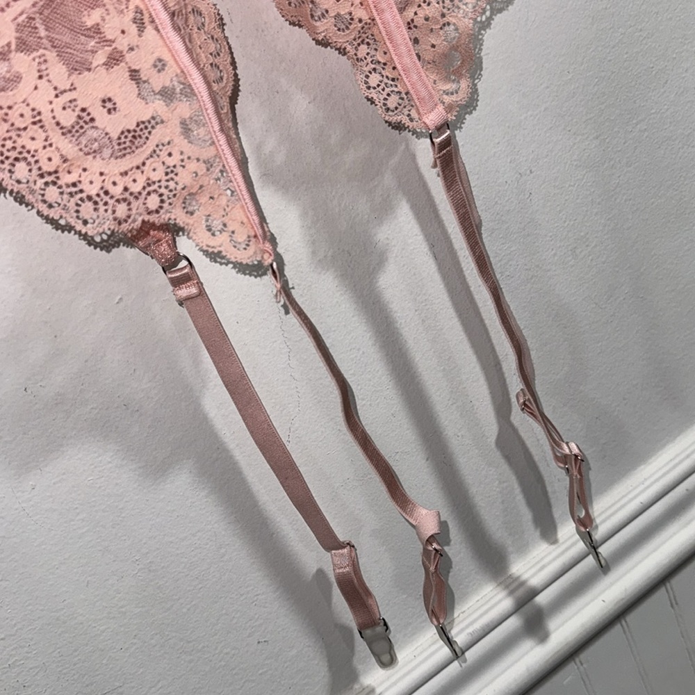 Pink lingerie lace garter straps NeW small - Picture 4 of 7